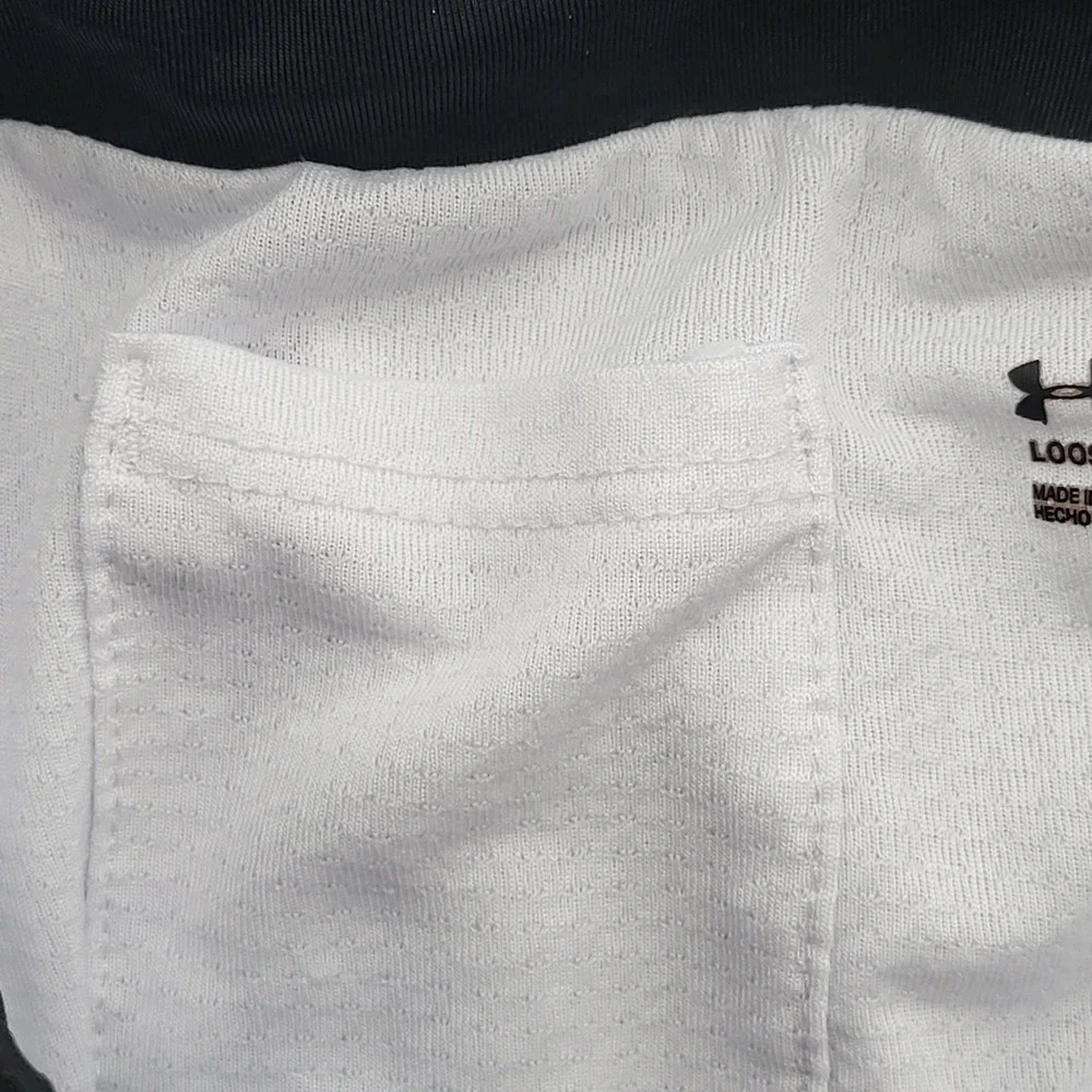 Under Armour Fly By 2.0 Running Shorts Womens XS White‎ Black HeatGear 1350196